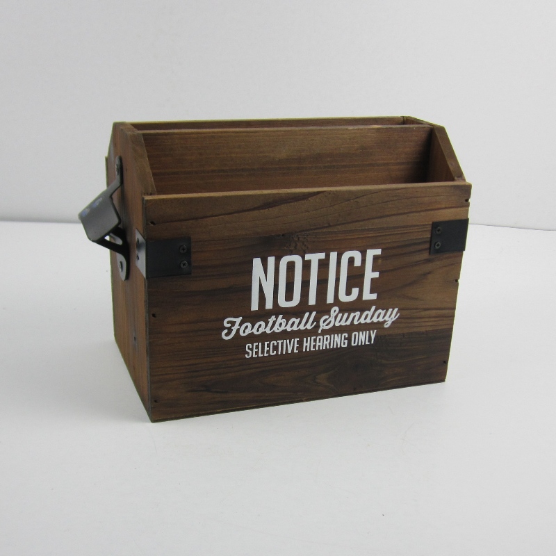 Caja de madera con sacacorchos