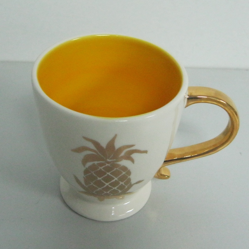 Tazas de café cerámicas personalizadas de metales dorados